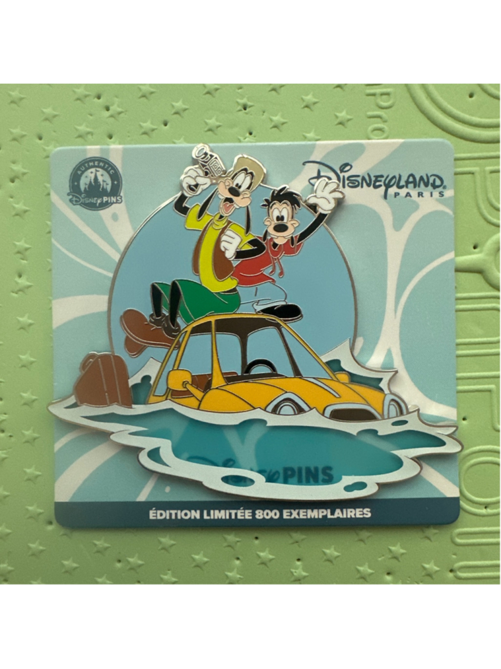 Disneyland Paris DLP A Goofy Movie Car LE 800 Pin Goofy & Max Sinking Car Waves